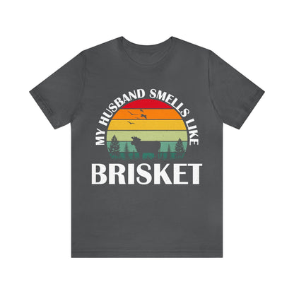 My husband smells like brisket "retro" T - Shirt - The Cavemanstyle