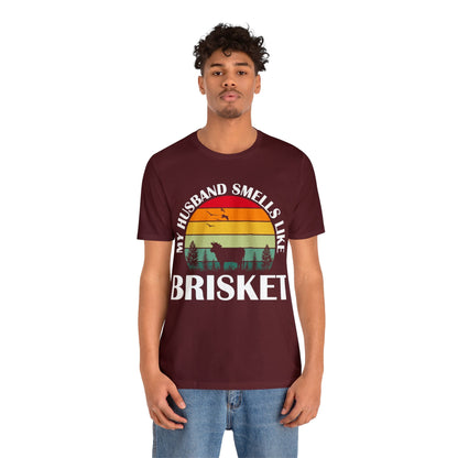 My husband smells like brisket "retro" T - Shirt - The Cavemanstyle