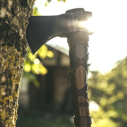 Throwing Axe - The Cavemanstyle